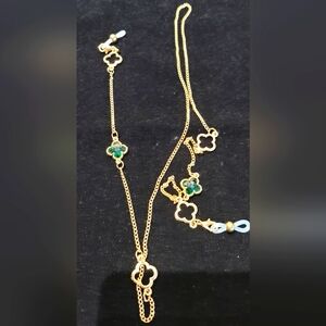 Elegant Gold and Green Clover Eyeglasses Holder.